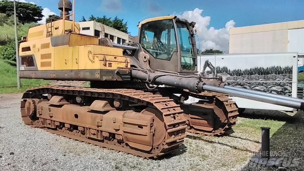 Volvo EC750D Pásové rýpadlá