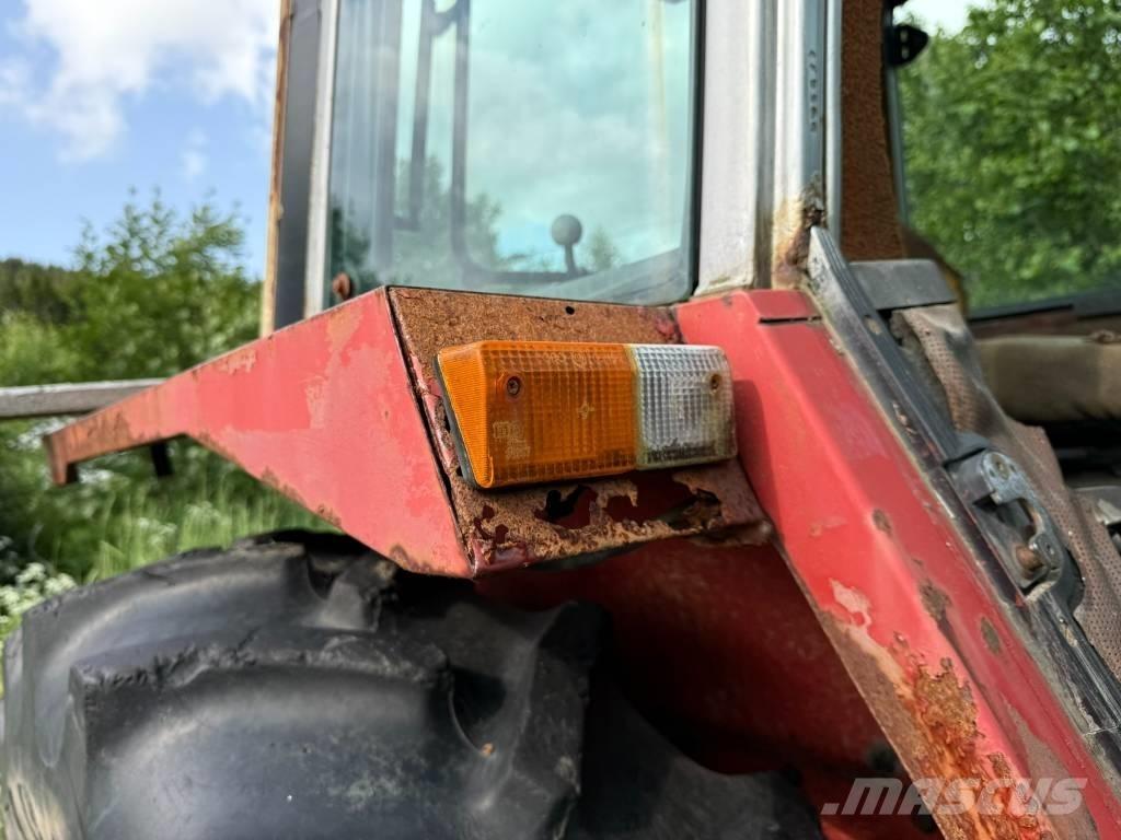 Massey Ferguson 675 Traktory