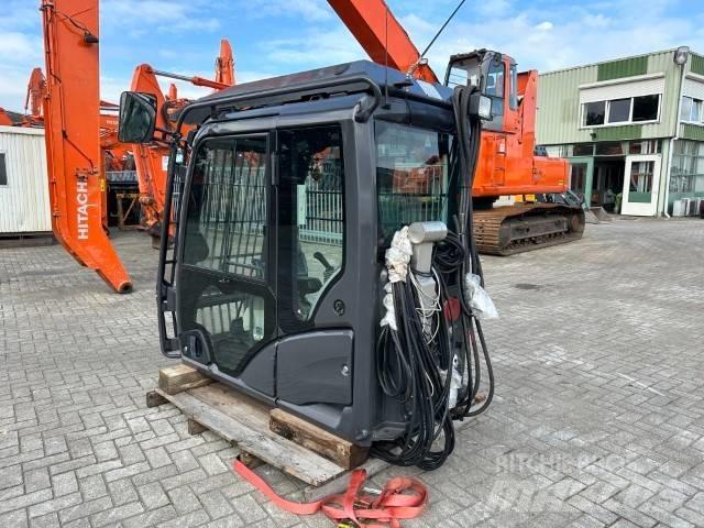 Hitachi ZX-LC-5B Kabíny a interiér
