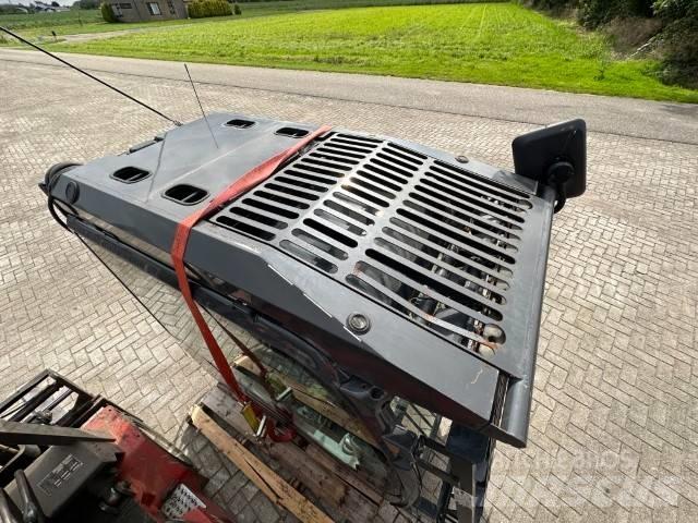 Hitachi ZX-LC-5B Kabíny a interiér