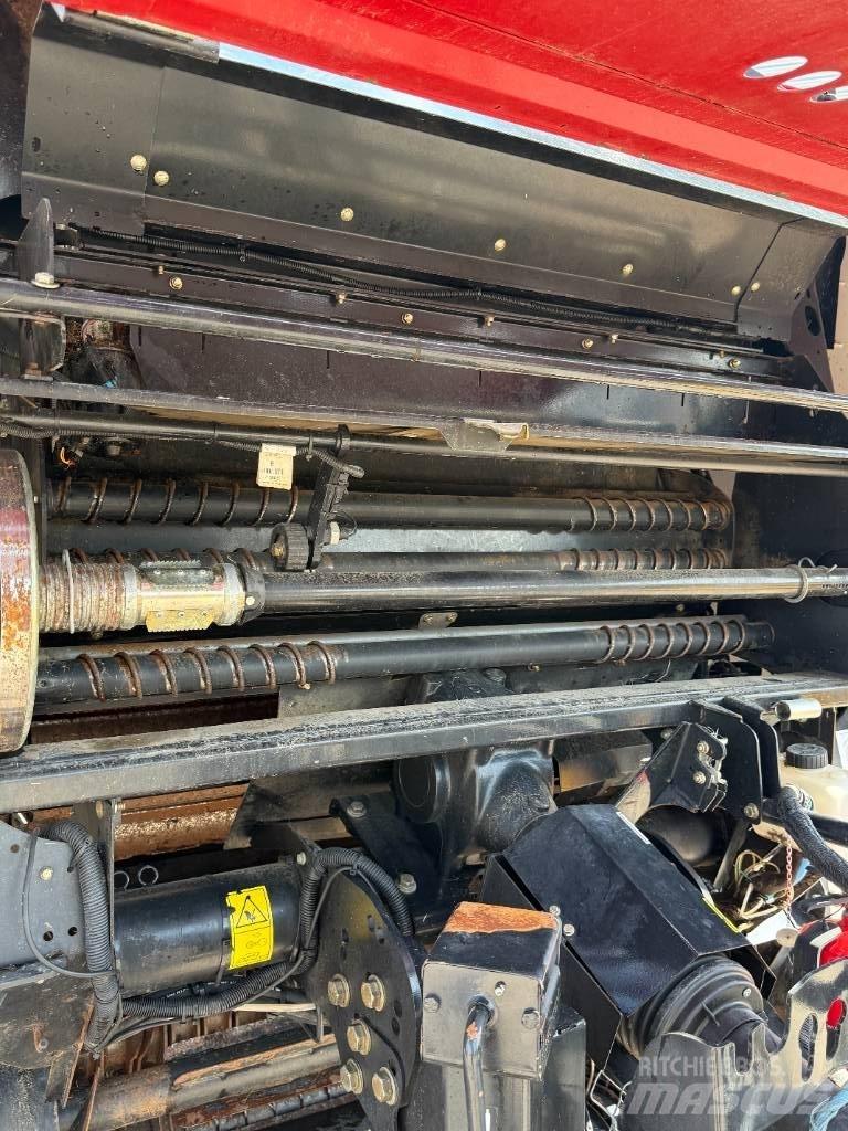 Case IH RB465 Press Lisy na okrúhle balíky