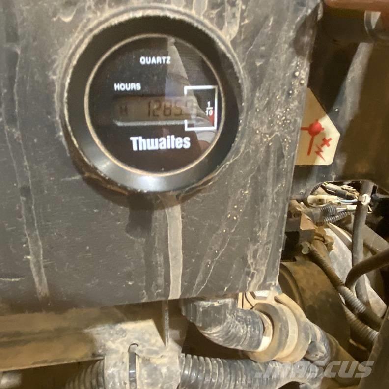 Thwaites Mach2073 Stavebné sklápače