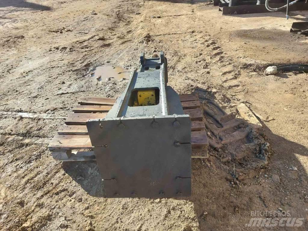 Furukawa FX 225 Búracie kladivá / Zbíjačky