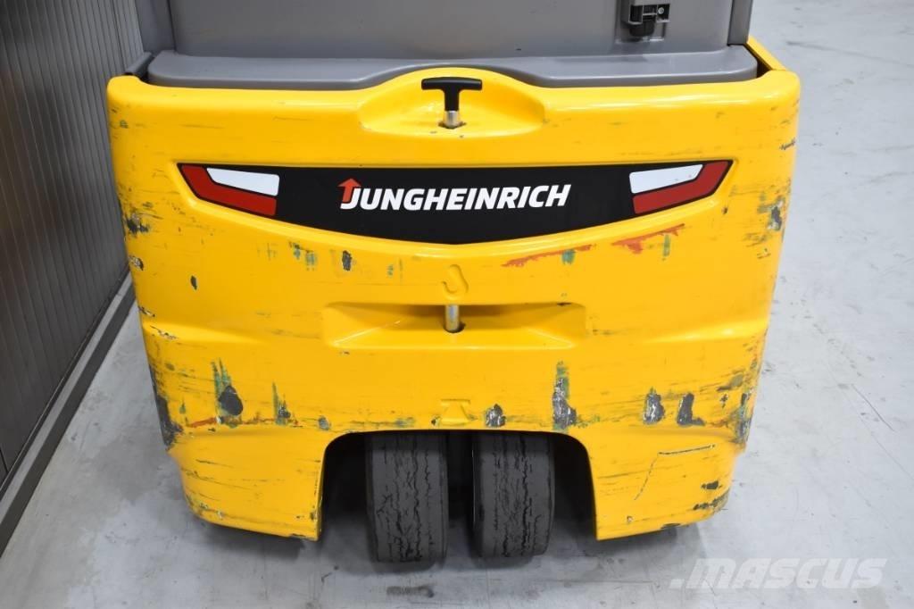 Jungheinrich EFG218 Akumulátorové vozíky