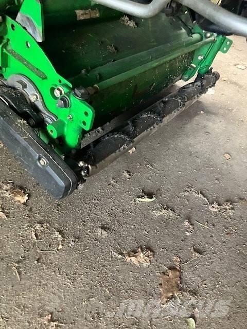 John Deere 7200 A Kosačky fervejí