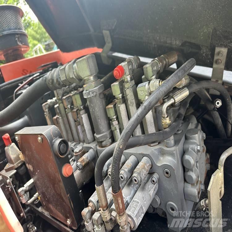Kubota 183-3 Pásové rýpadlá