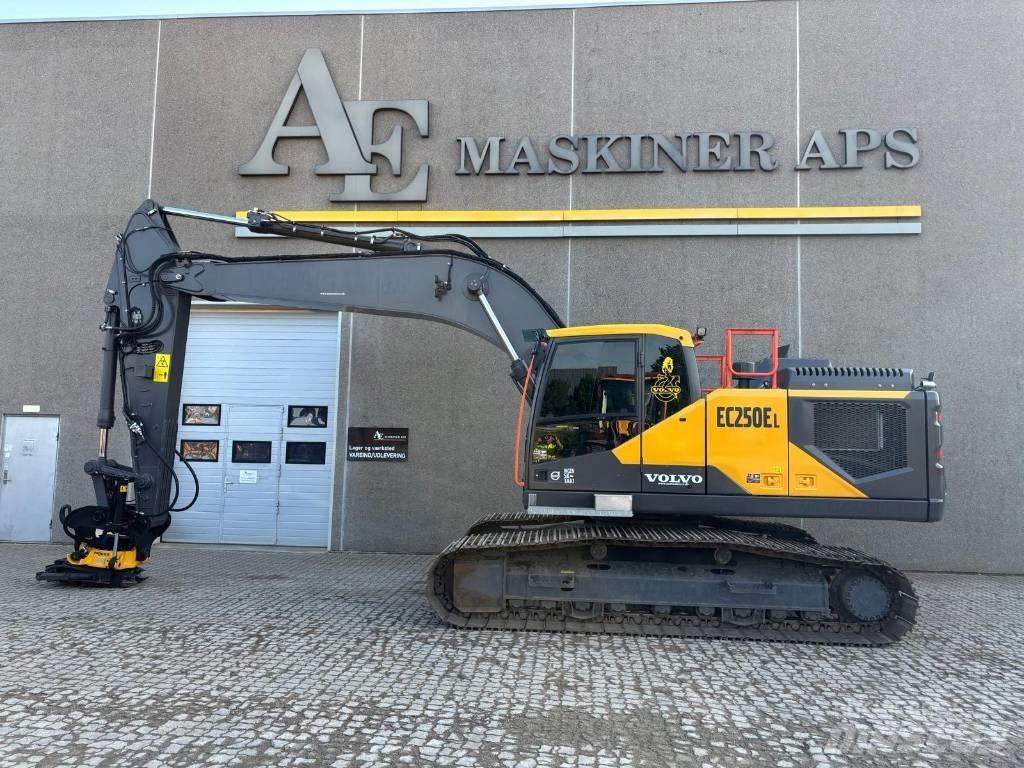 Volvo EC 250 EL Pásové rýpadlá