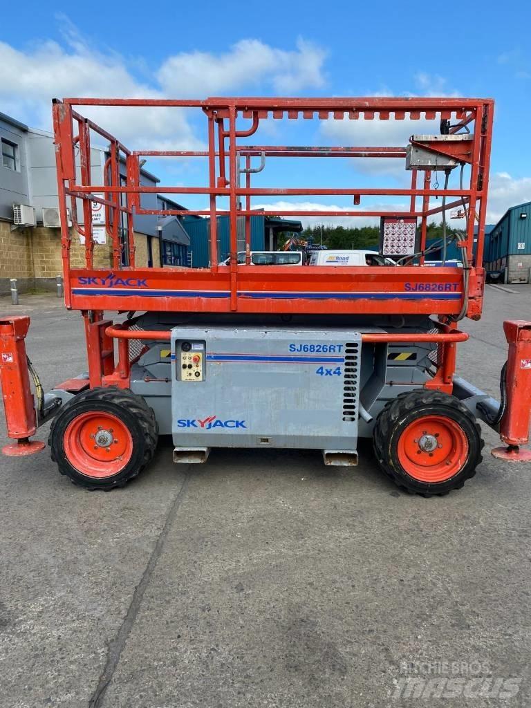 SkyJack SJ 6826 RT Nožnicové zdvíhacie plošiny