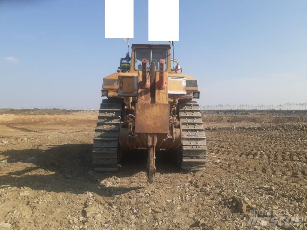 CAT D 9 N Pásové dozéry