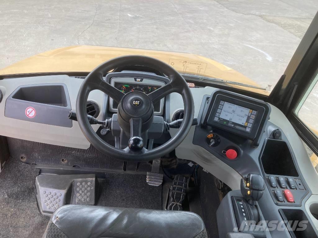 CAT 745 Kĺbové nákladné autá