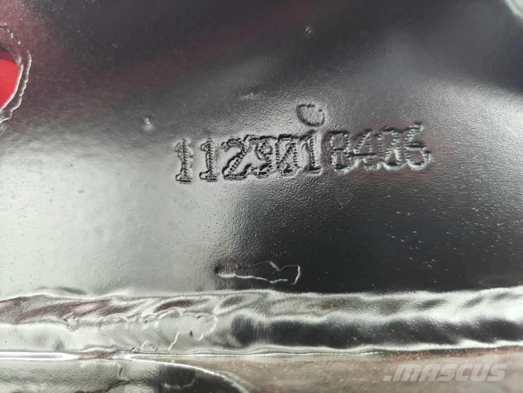 Komatsu C 123 Žatevné hlavy