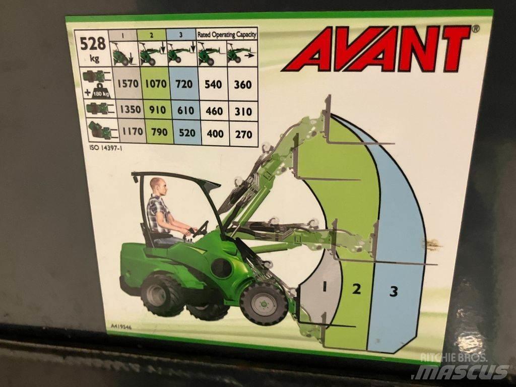 Avant 528 Viacúčelové nakladače