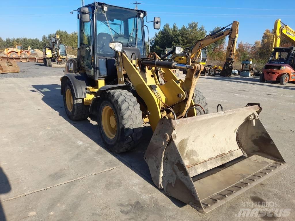CAT 908 H 2 Kolesové nakladače