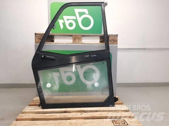 CAT TH337C door Kabíny a interiér