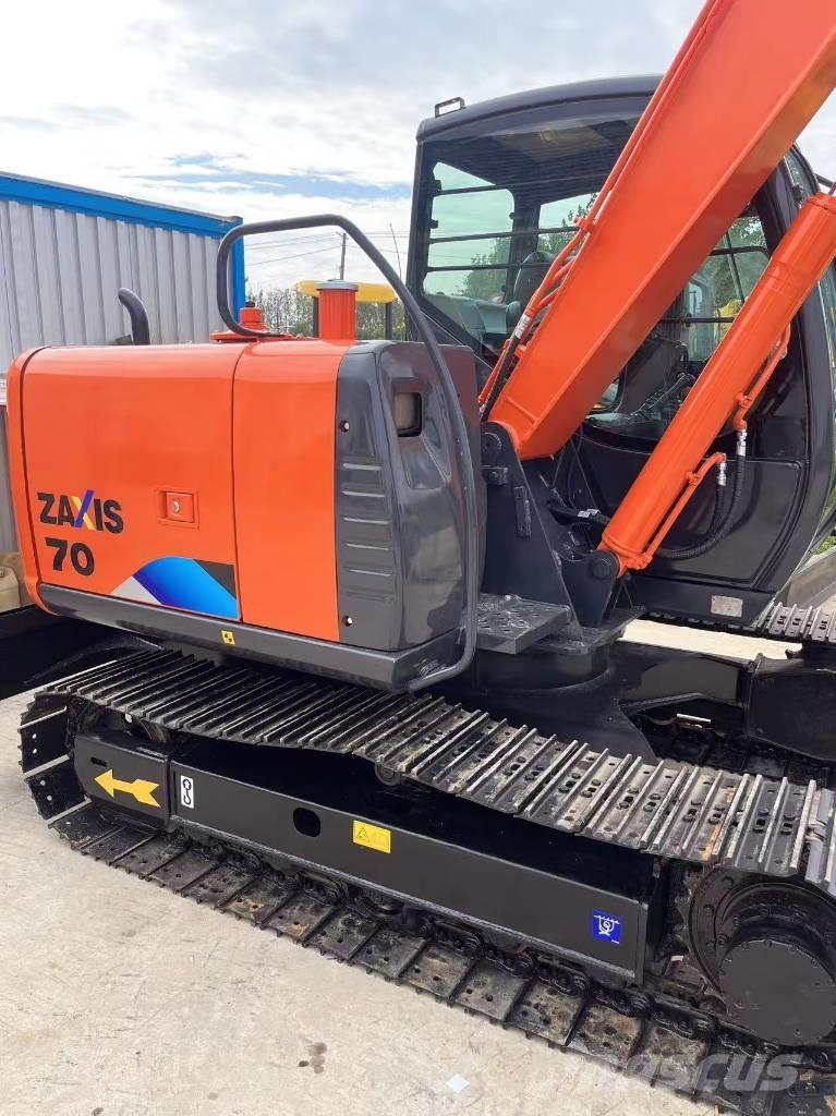 Hitachi ZX 70 Midi rýpadlá 7 t - 12 t