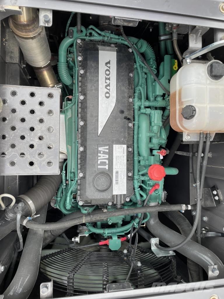 Volvo EC250E Pásové rýpadlá