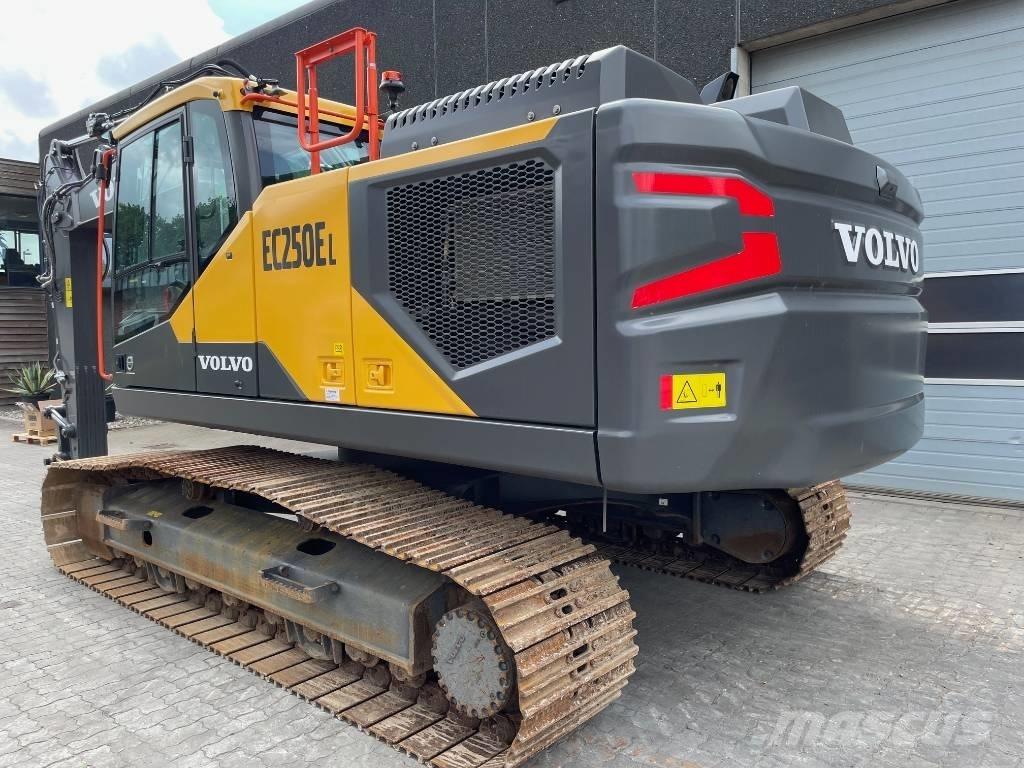 Volvo EC250E Pásové rýpadlá