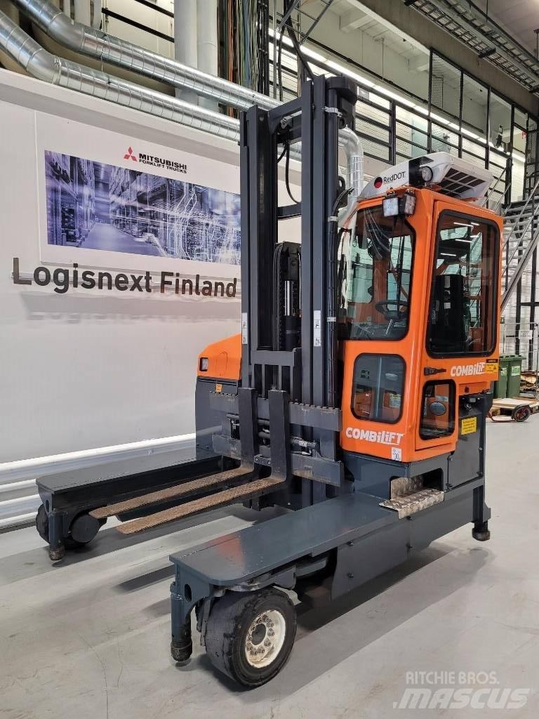 Combilift C 4000 4 cestné vysokozdvižné vozíky