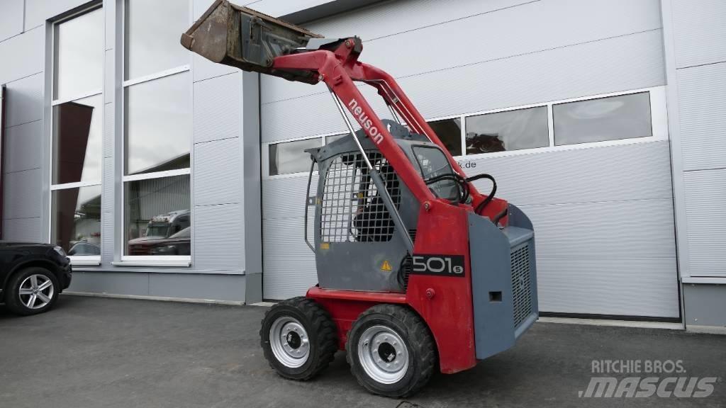 Neuson 501 S Šmykom riadené nakladače