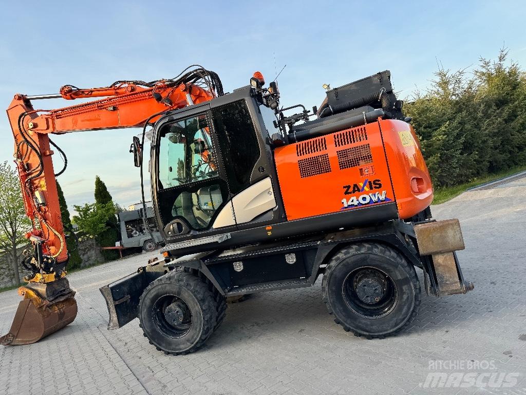 Hitachi ZX 140 W-6 Kolesové rýpadlá