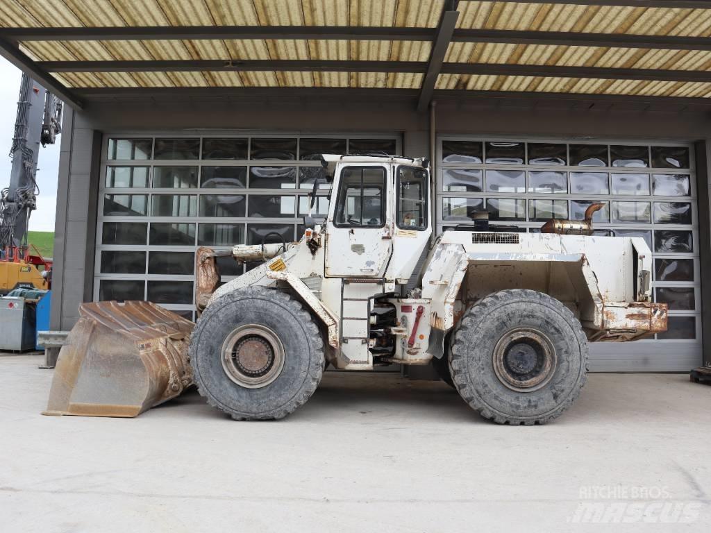 Liebherr L 551 Kolesové nakladače