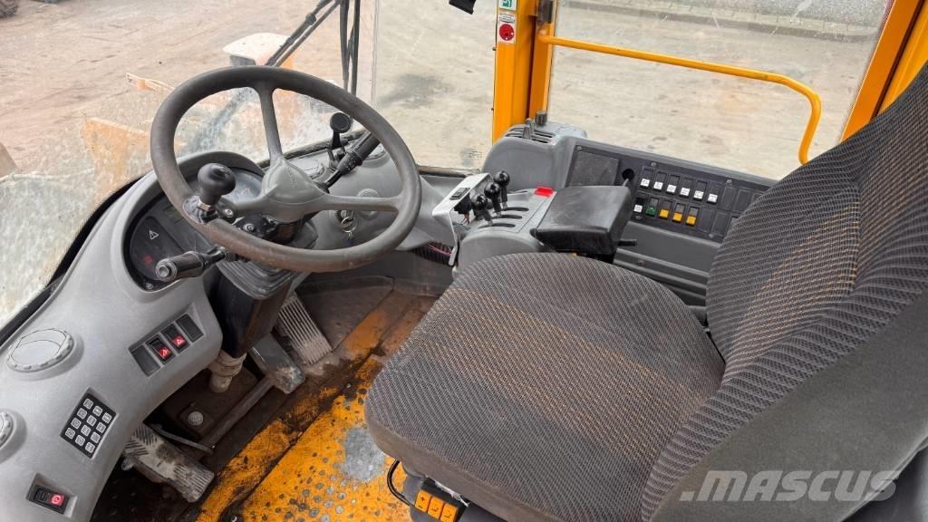 Volvo L 120 E Kolesové nakladače
