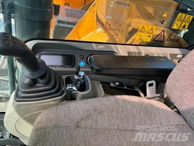 CASE CX 350 B Pásové rýpadlá