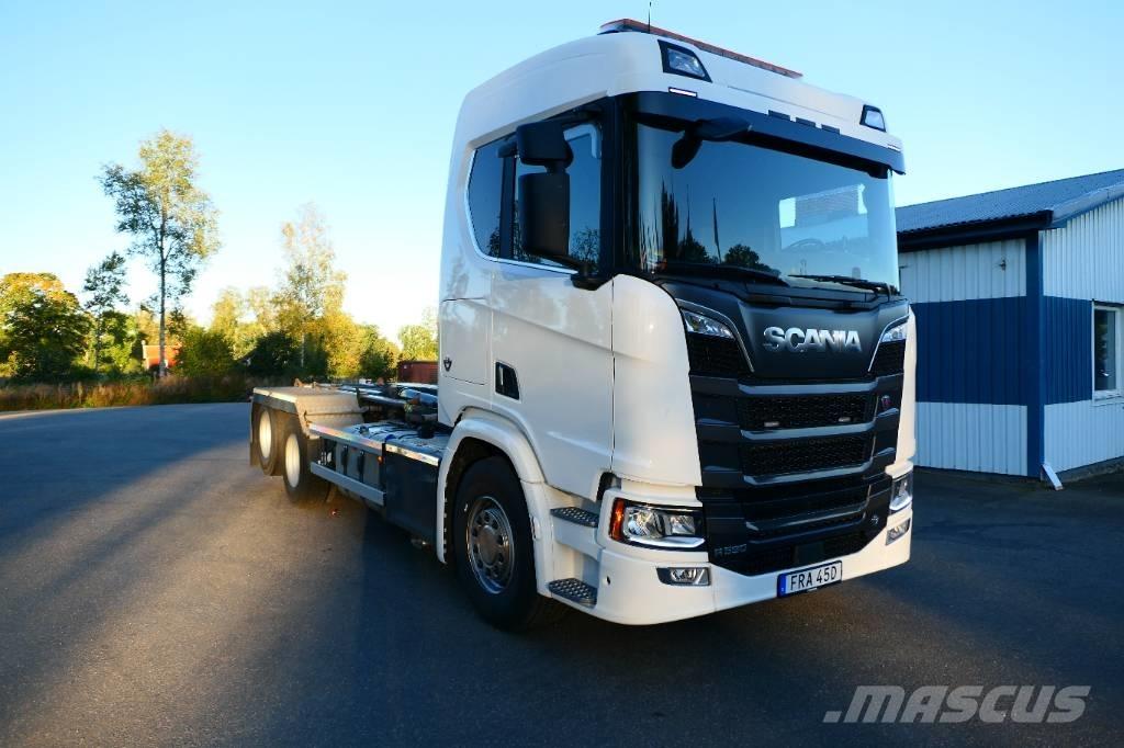 Scania R590B6x2nb Hákový nosič kontajnerov
