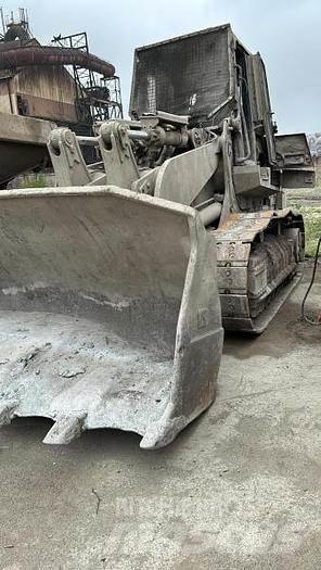CAT 973D - Kolesové nakladače