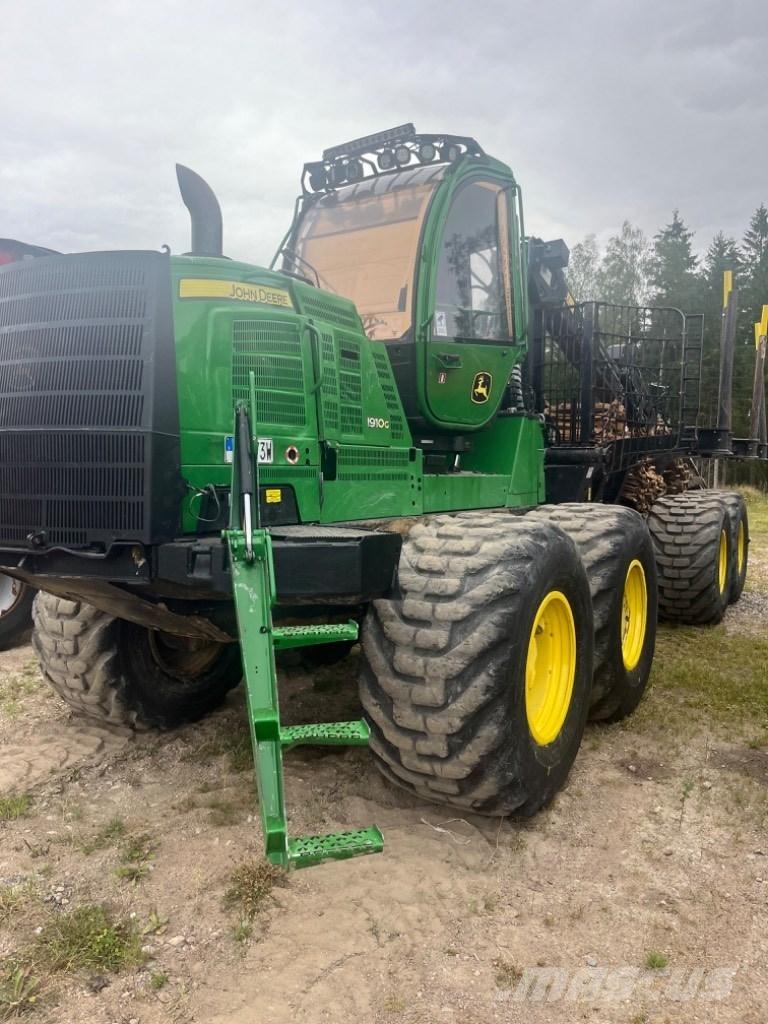 John Deere 1910G Lesné traktory