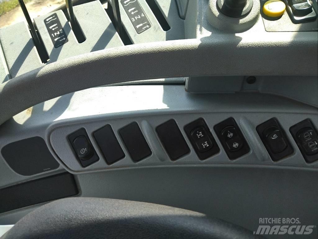 New Holland T 6.175 Traktory