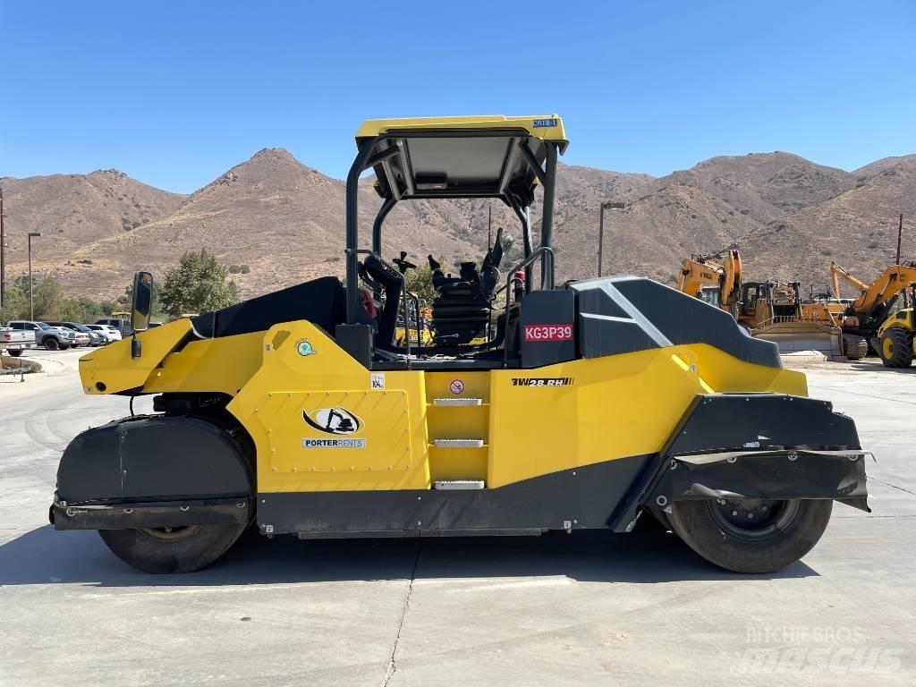 Bomag BW28RH Pneumatikové valce