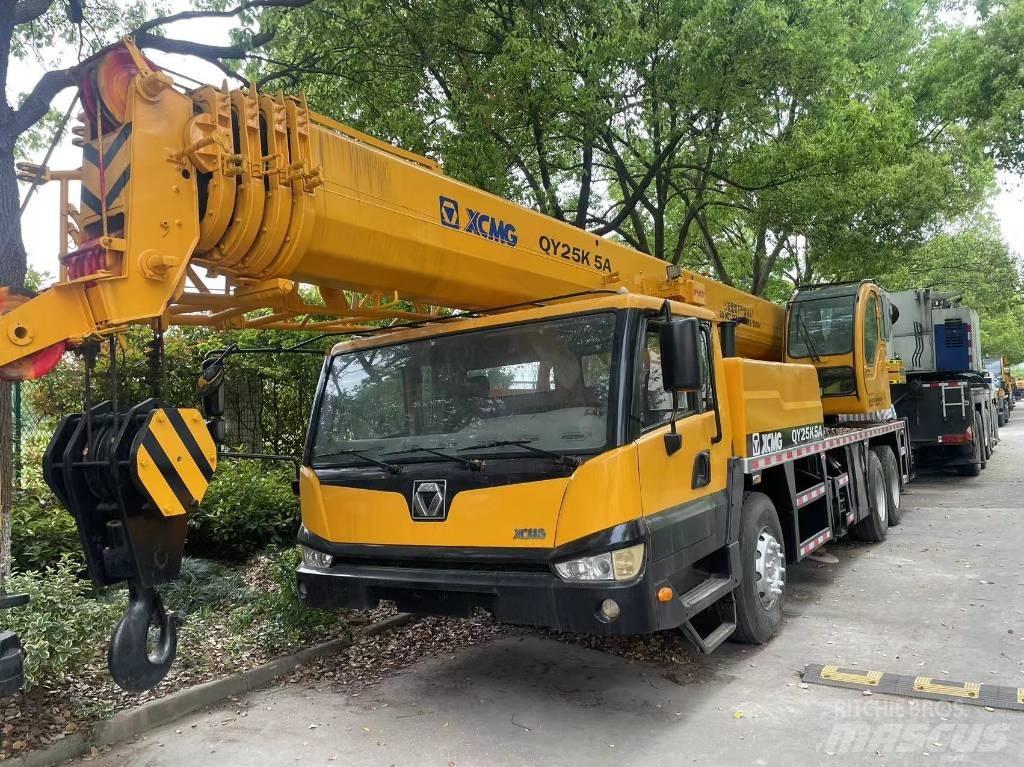 XCMG XCT25 Univerzálne terénne žeriavy