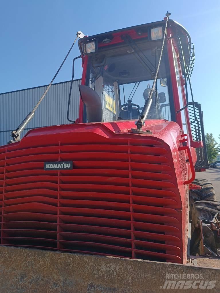 Komatsu KOMATSU 845 Lesné traktory