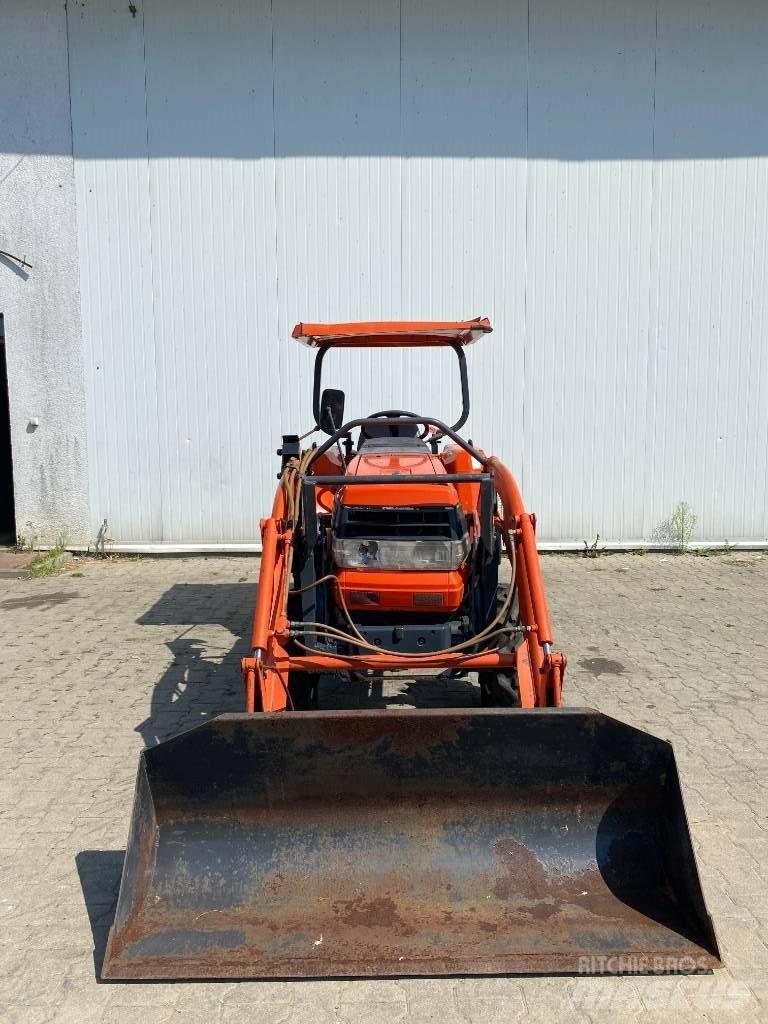 Kubota GL240+tur Kompaktné traktory