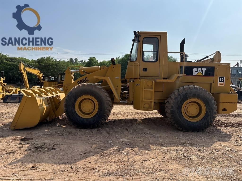 CAT 966 C Kolesové nakladače
