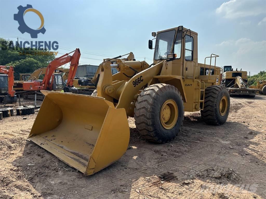 CAT 966 C Kolesové nakladače