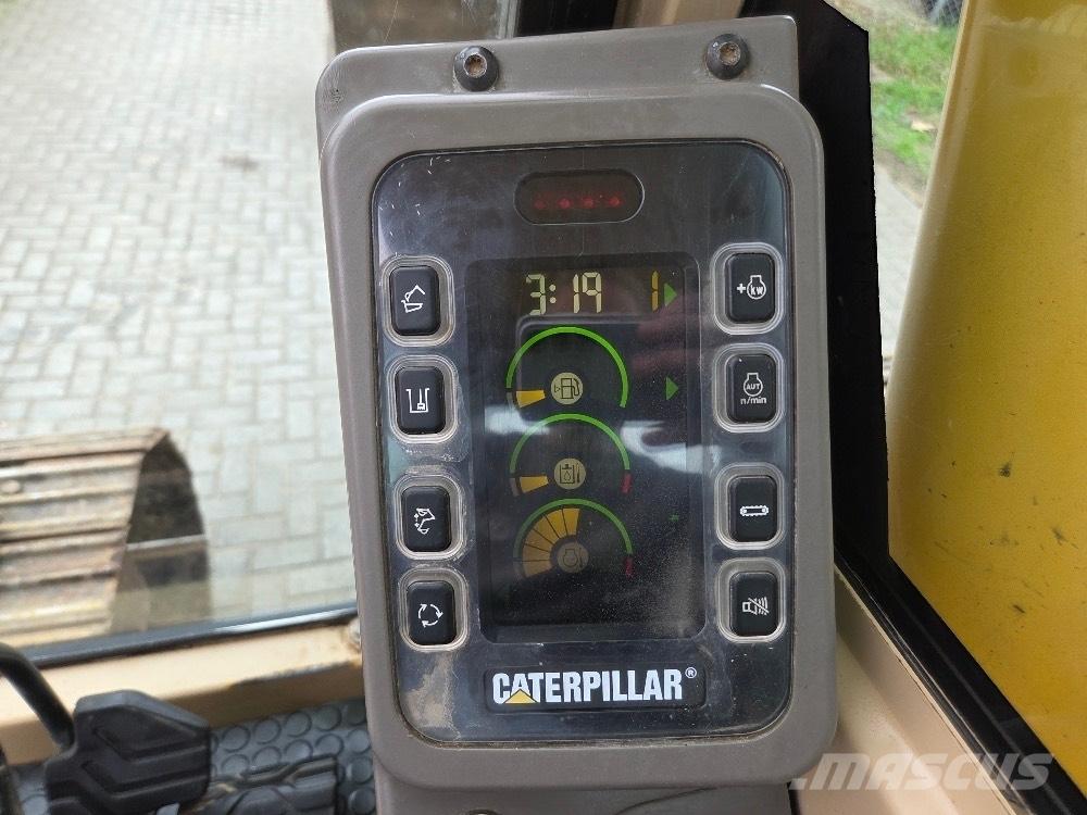 CAT 320BL Pásové rýpadlá