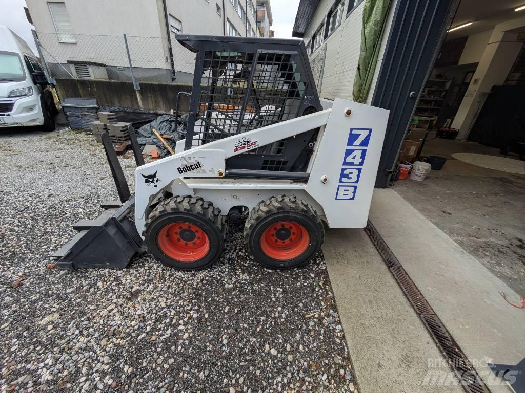 Bobcat 743 B Šmykom riadené nakladače