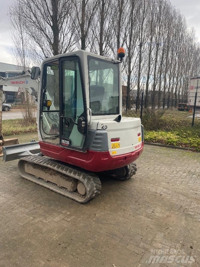 Takeuchi TB 235 Mini rýpadlá < 7t