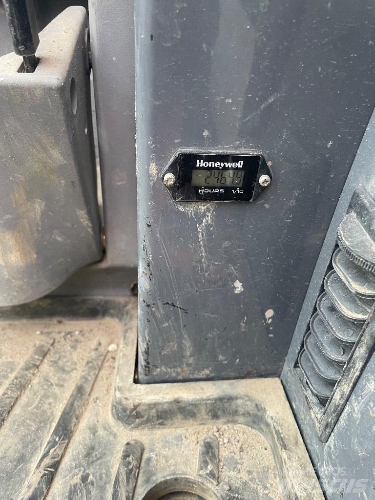 Takeuchi TB 235 Mini rýpadlá < 7t