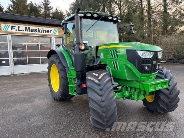John Deere 6120 R Traktory