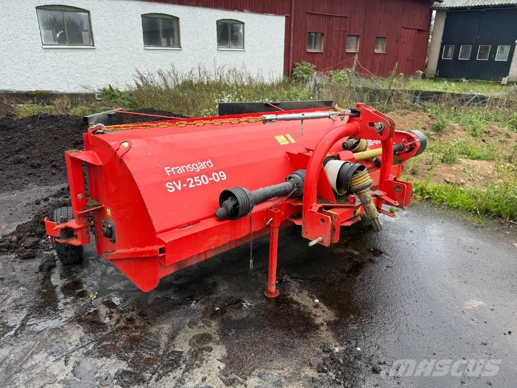 Fransgård SV 250-09 Obracače a zhrabovače sena