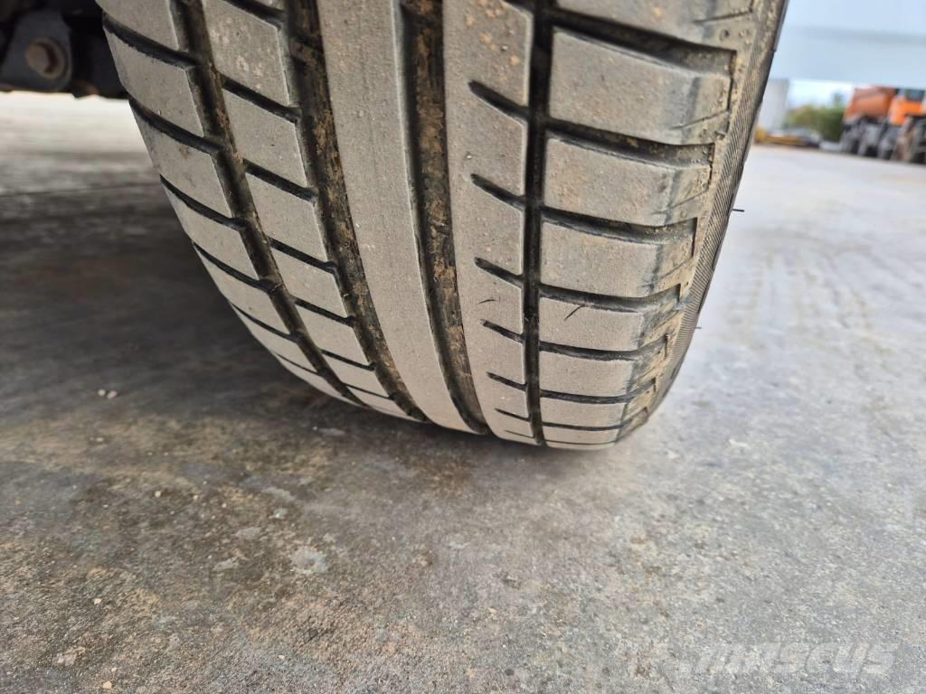 Ford Courier Skriňová nadstavba