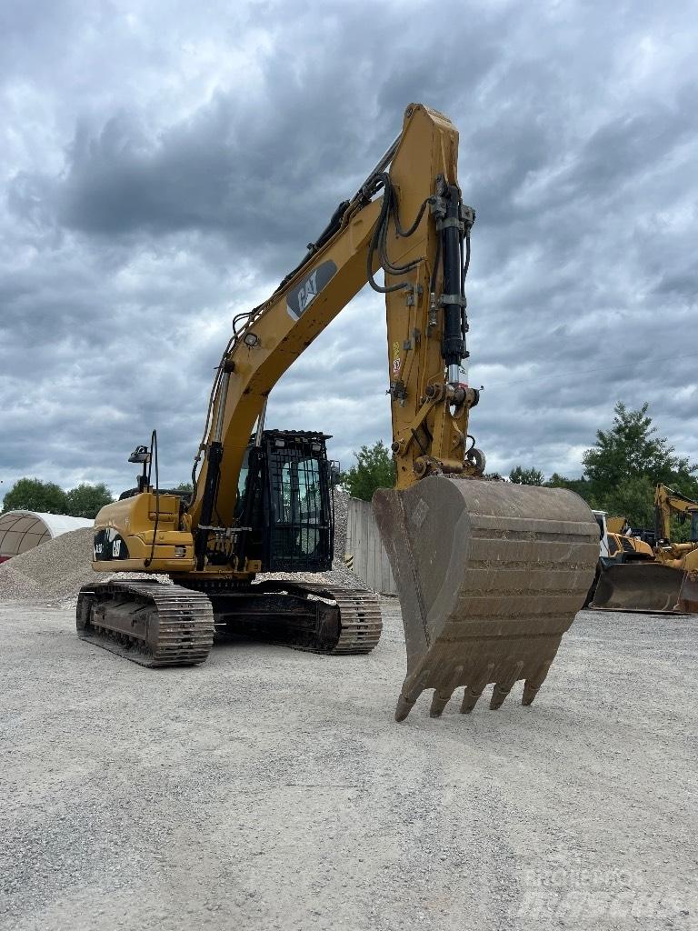 CAT 319 D L Pásové rýpadlá