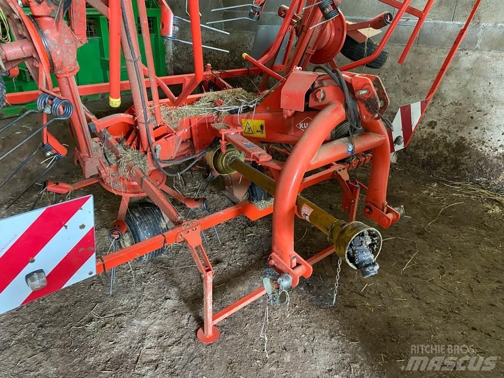 Kuhn GF 7601 MHO Obracače a zhrabovače sena