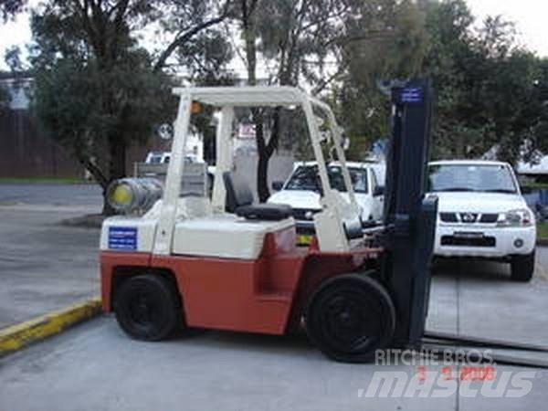 Nissan F03A35U Manipulácia s materiálom - ostatné