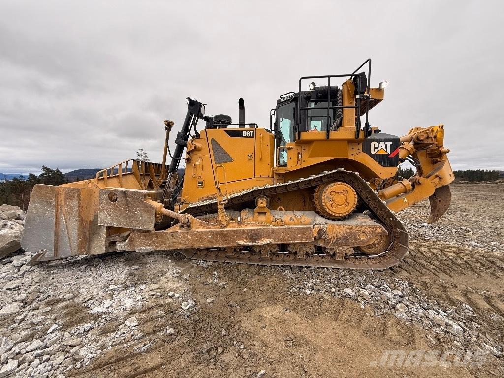 CAT D 8 T Pásové dozéry
