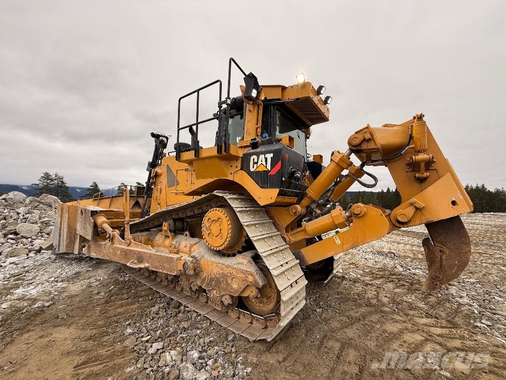 CAT D 8 T Pásové dozéry