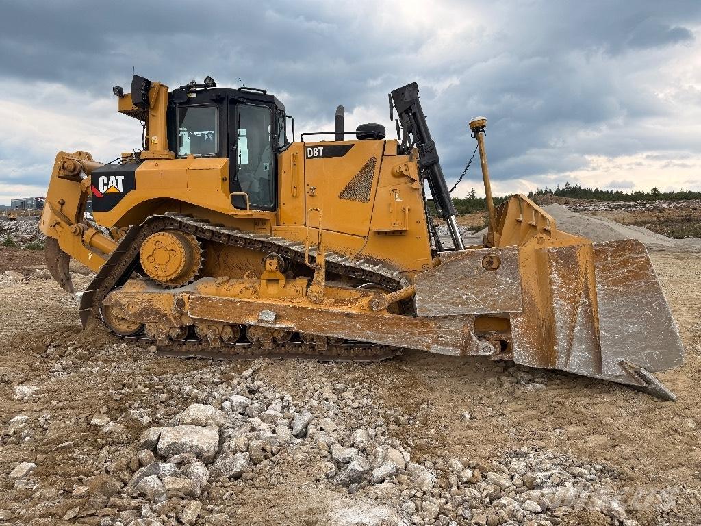CAT D 8 T Pásové dozéry